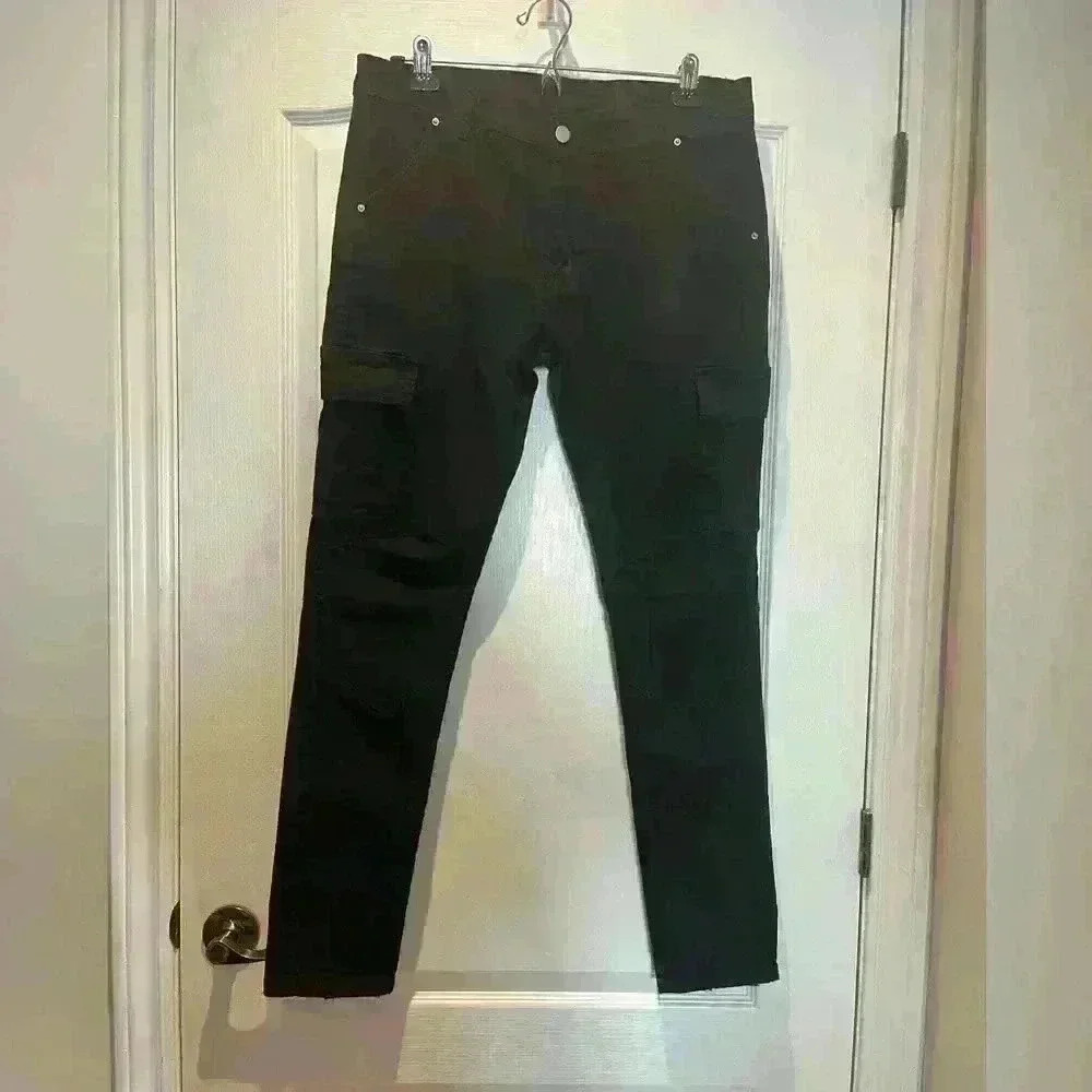 NWT Cargo  pants for Men Waist 17 inches